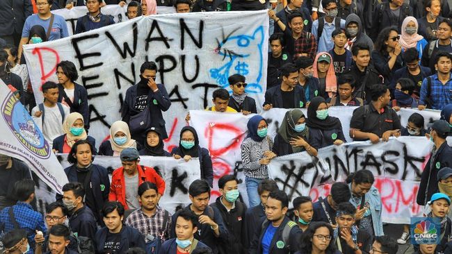 Kekuasaan Mengkerangkeng Rakyat (Part 1)